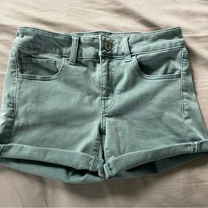 American Eagle MIDI SHORTS SIZE 4